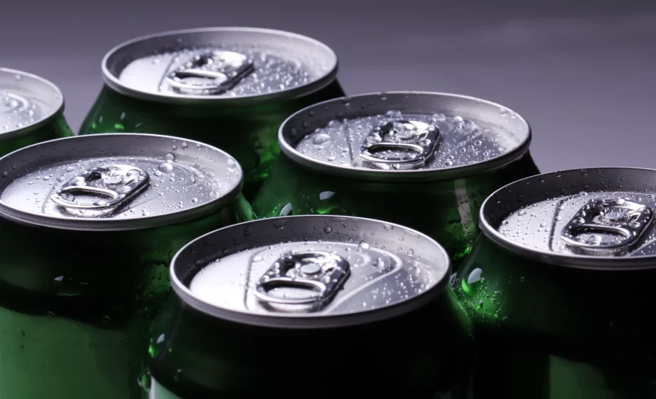 cans-with-cold-drink